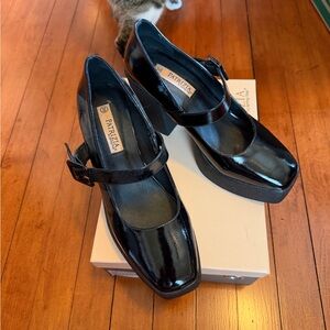 Spring Step Black Patent Mary Jane Block Heel Pumps